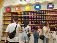 -m豆巧克力世界(上海世茂广场店)