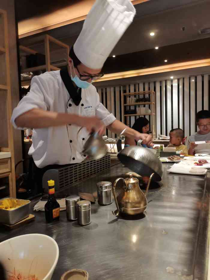 青石牛铁板烧(龙德广场店"这家店非常棒.环境好味道好.很棒.