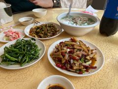 -茅屋大酒店