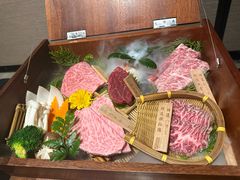 -山川小町·极番烧肉(新地假日广场店)
