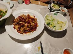 -绿草地·湘菜(酃湖师院店)