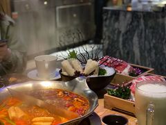 -湊湊火锅·茶憩(杭州湖滨银泰in77店)