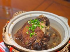 -老码头黑皮肘子锅包肉(赣水路店)