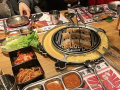 -青瓦炭韩潮烤肉(花园道店)