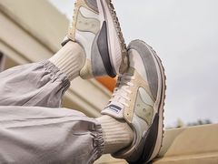 -枫叶小镇奥特莱斯