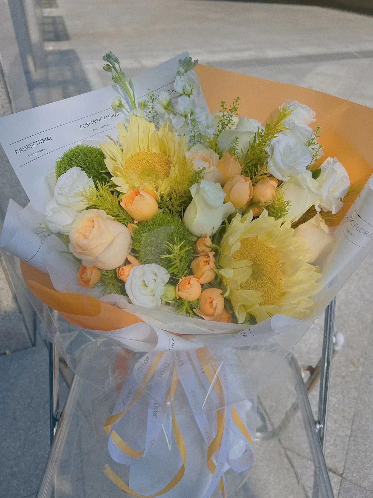 奶油向日葵花束