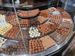 -Laderach 莱德拉(上海环贸iapm店)