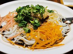 老滇凉米线-老滇山寨•云南特色菜•地方菜•民族风情歌舞表演(金碧店)