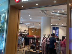 -lululemon(上海浦东IFC店)