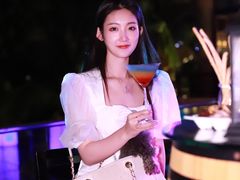 -亚龙湾喜来登·美景台大堂吧