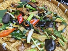 -云海肴·汽锅鸡·云南菜(天山百盛优客店)