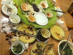 -沐毫傣泐云南菜孔雀宴•手抓饭傣味烧烤(曼听公园店)