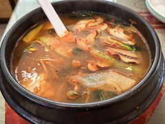 石锅酱汤-英兰朝族饭店·英兰锅包肉(佳园路店)