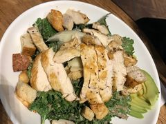 鸡肉甘蓝菜凯撒沙拉-Moka Bros 摩卡站(西单大悦城店)