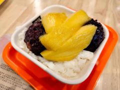 芒果白雪黑糯米-满记甜品(巴黎春天宝山店)