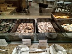 -华邑酒店·鲜艳全日自助餐厅