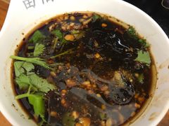 -苗伯妈酸汤火锅