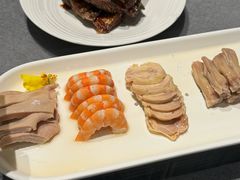 -HOMES上海本帮菜(襄阳公园店)