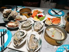 -雍容荟帝王蟹活龙虾展台自助(IFS黑金店)