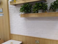 用餐区-华莱士·全鸡汉堡(郭巷3店)