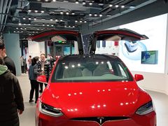 -TESLA 特斯拉(上海太古汇体验店)