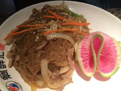 猪颈肉炒粉条-猪啊牛呀羊啊铜盘烤肉(正大广场店)