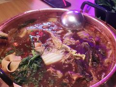 -虾弄弄海派小龙虾·牛羊蝎子火锅