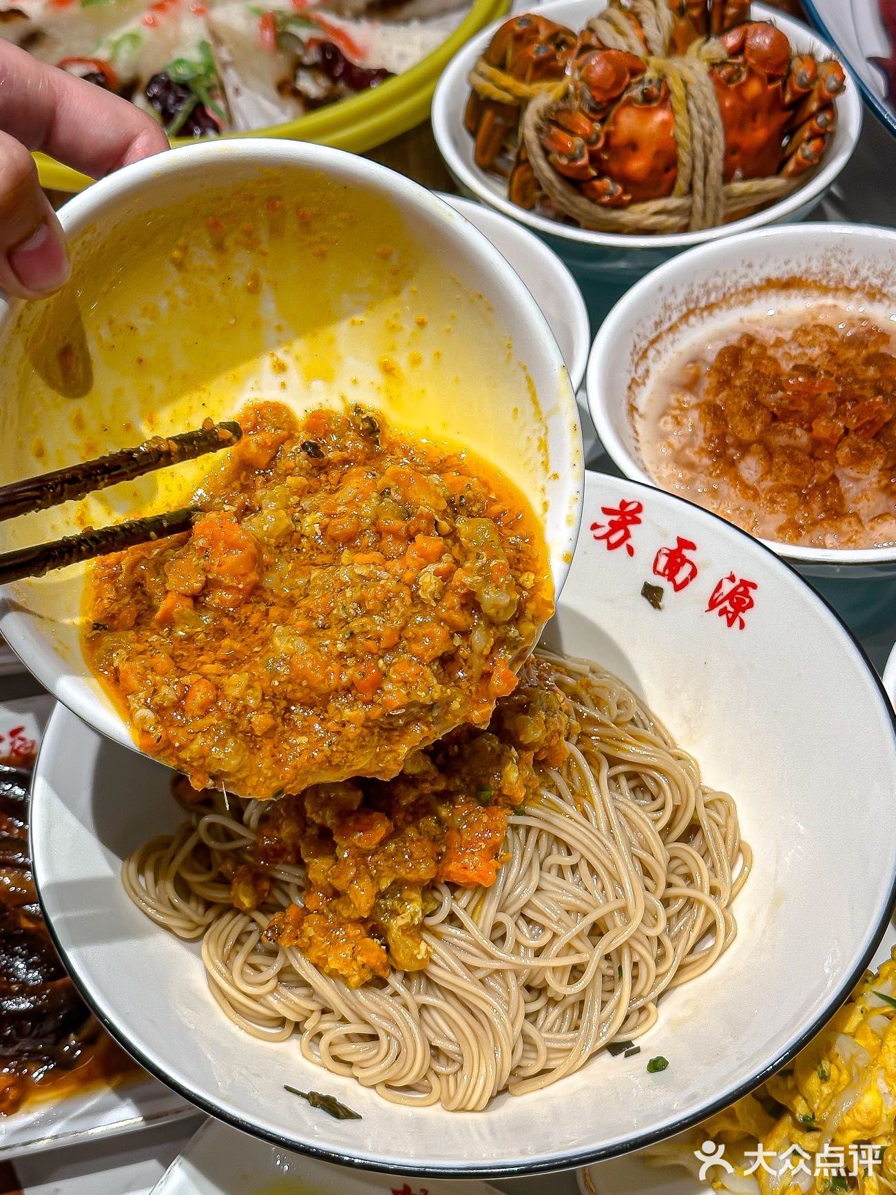 在苏州东山，这一口蟹黄谁能扛得住…..