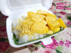 -芒果糯米饭摊子