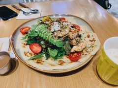 照烧鸡肉配牛油果拉法沙拉-HELLO 27 意面·沙拉·帕尼尼