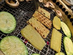 -铭牛烧肉·和牛海鲜自助(高新月牙湖店)