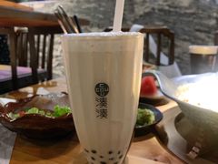 大红袍珍珠奶茶-湊湊火锅·茶憩(杭州湖滨银泰in77店)