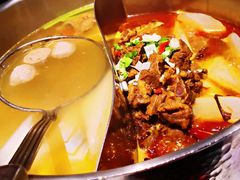 特色牛腩鸳鸯锅-左庭右院鲜牛肉火锅(金山万达店)