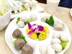 丸类组合-墨脱石锅椰子鸡•香草鸭•东山羊(大东海店)