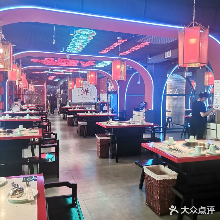 西安城墙根下🏰正宗的成都老火锅🔥，舌尖上的川渝美食！