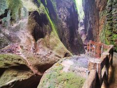 -龙水峡地缝景区