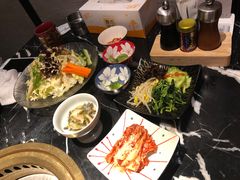 -山川小町·极番烧肉(新地假日广场店)