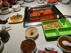 -海底捞火锅鲜切牛肉主题店(长寿路店)