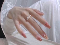 -悦指间美甲美睫