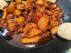 东北鸡锅花卷-鹤乡东北菜(崮山路店)