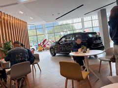 -上海宝信宝马4S店