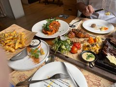 -Mark&Mars Restaurant