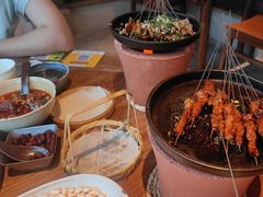 -包整·丝娃娃(一览甲秀楼风景店)