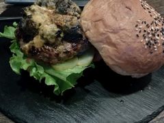 -HIGH FIVE哈福手工汉堡(桂林路店)