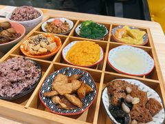 蟹粉豆腐饭-轻蔬不用等·素食(江苏路店)