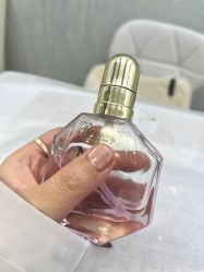 -赢韵美甲美睫瑞士净斑中心