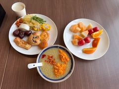 -西安大雁塔科技大学地铁站亚朵酒店