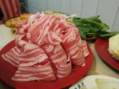 高钙-洞庭洲·防空洞火锅·烧烤·铜锅涮肉(新百广场店)