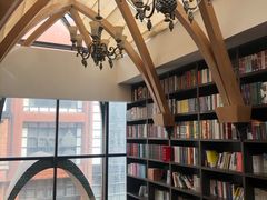 -钟书阁(松江泰晤士小镇店)