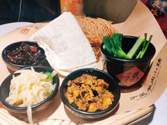 -丁里羊肉小镇(天鹅湖总店)